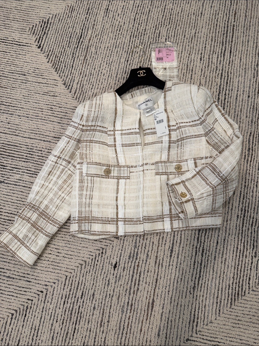 CHANEL Women’s White & Tan Tweed Cropped Jacket